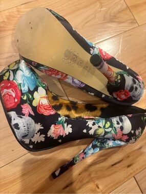 Floral Skull Print High Heel Pumps - Black Multicolor